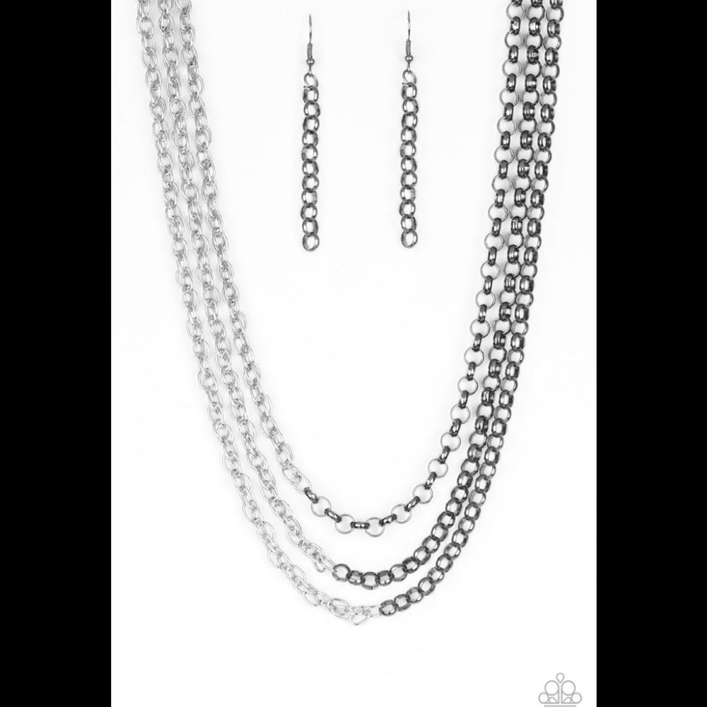 ✨3 for$10✨ Silver and gunmetal necklace